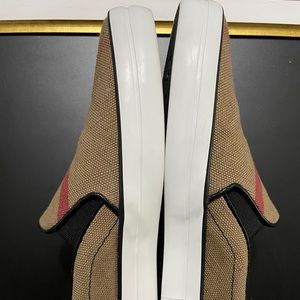 Burberry Gauden Slip on Sneakers